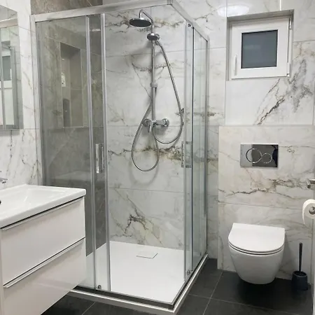 Sun Club House - Mini - Jacuzzi - Massage