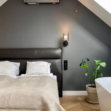 Sun Club House - Mini - Jacuzzi - Massage 홀리데이파크 *